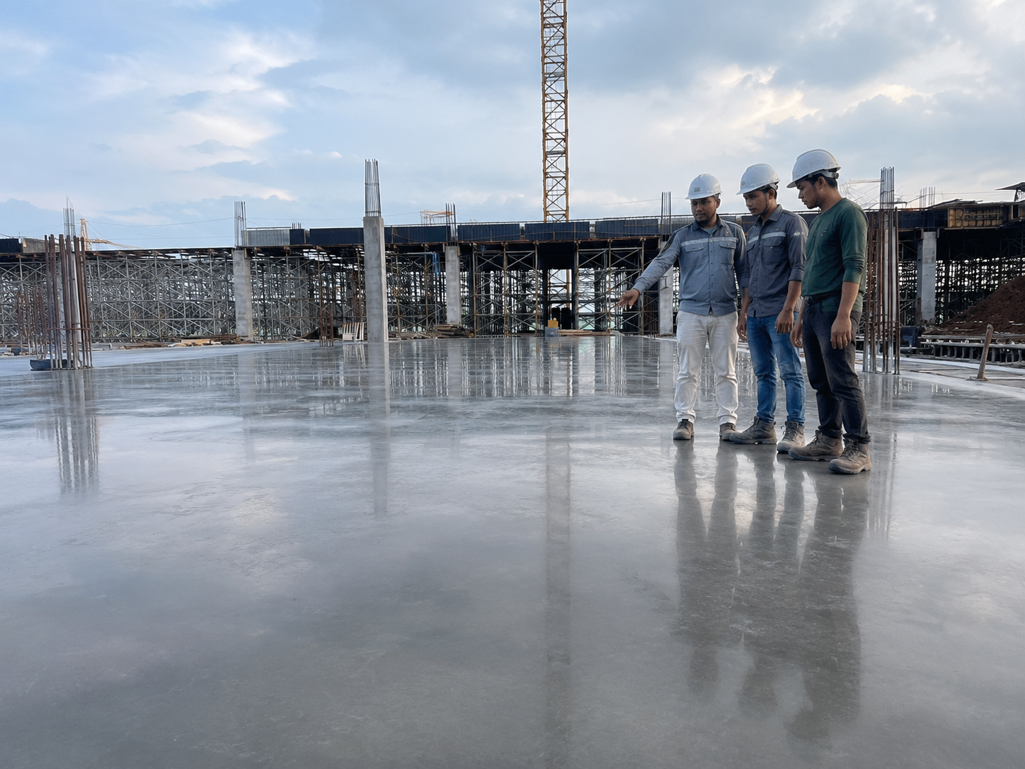 Lantai industri dengan floor hardener